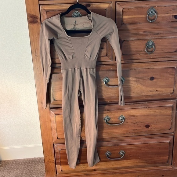 NWOT Free People Movement Tan Onesie Long Sleeved Size XS/S - Picture 1 of 4